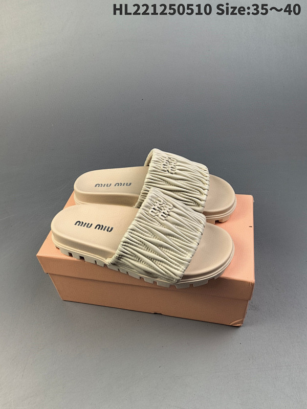 125 公司级MIUMIU 夏季单品  SNGG简介褶皱彩色平底拖ID:HL221250510 Size:3540