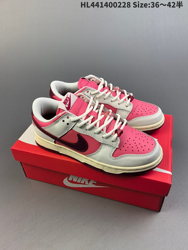 140 NIKE DUNK SB LOW 定制配色 Dunk SB顾名思义具有经典的Dunk血缘HL441400228 Size:3642半货号HF0736 161