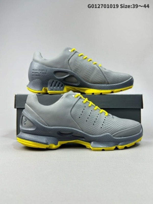ECCO 爱步 低帮 铁灰黄 皮革透气低邦运动休闲鞋 以舒适性为核心采用了先进的技术和材料如可替换的真皮鞋垫货号80033461067