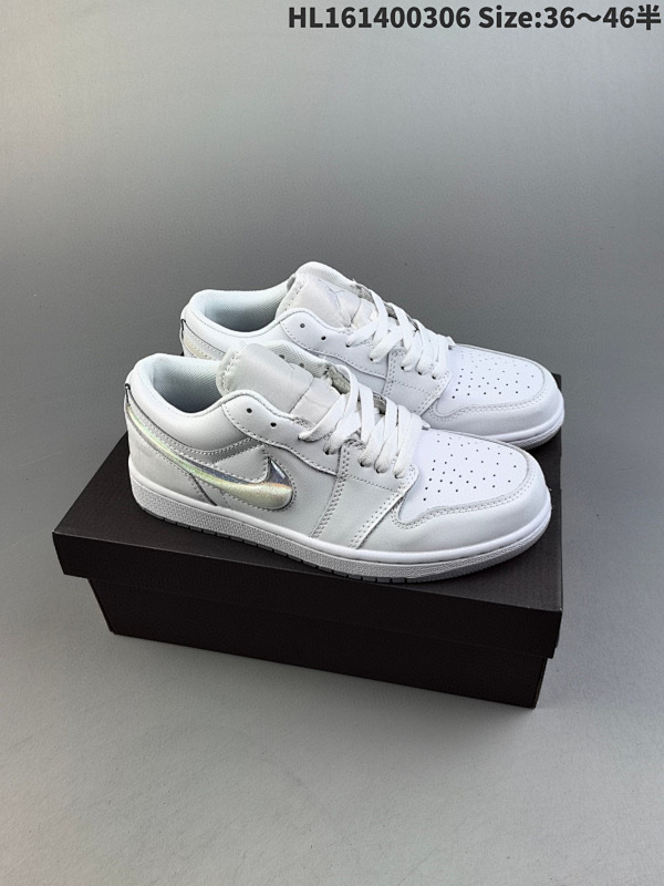 140 Air Jordan 1 Low "Glitter Swoosh" 低帮 冰货号FQ9112-100 HL161400306 Size:3646半