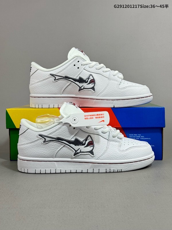 12036-45半  Oski x Nike Dunk SB Pro Iso 鲨鱼 复古休闲 低帮 板鞋 白灰  货号: DJ3758-105