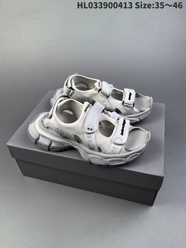 390 Balenciaga巴黎世家3XL 舒适百搭沙滩凉鞋男款 米色 该鞋款的外观设计走在时尚前沿编码HL033900413 Size:3546