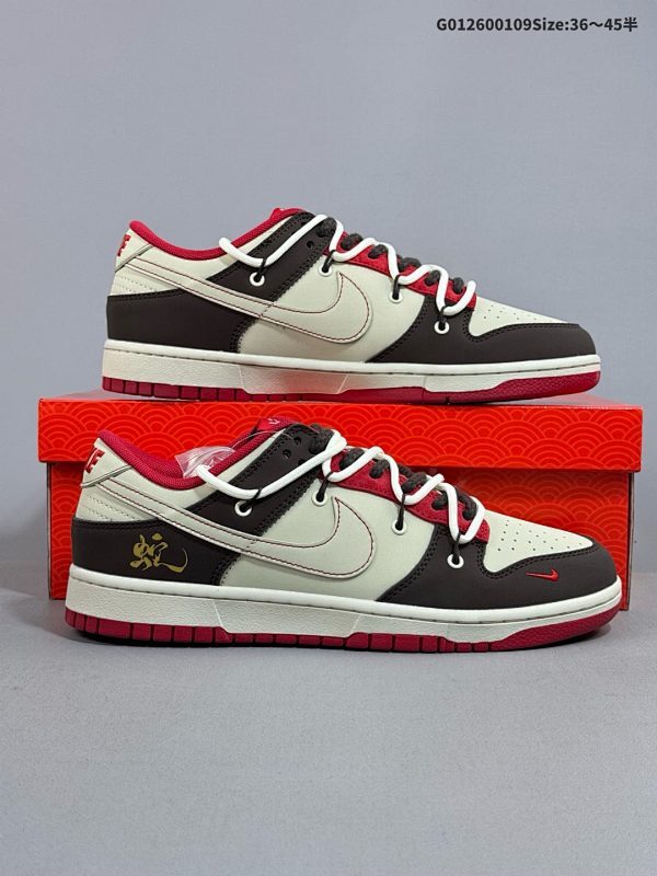 26036-45半 定制球鞋 Nike Dunk SB Low 耐克 SB 低帮 蛇年限定 棕白红解构鞋带 鞋身整体以米白色皮革打造货号YX5066-268