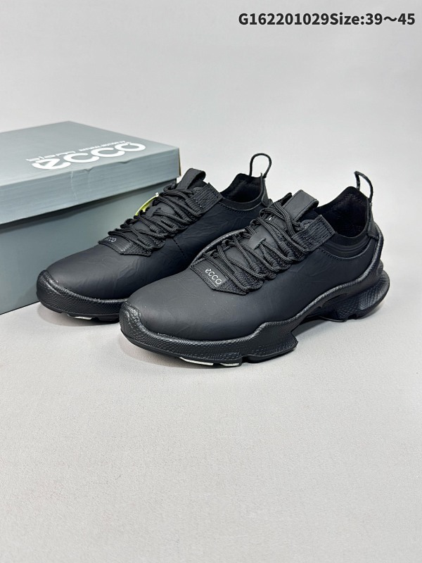 220皮鞋尺码:39-45 新品 ecco爱步Biom健步防水轻跑透气休闲鞋货号800423 01001