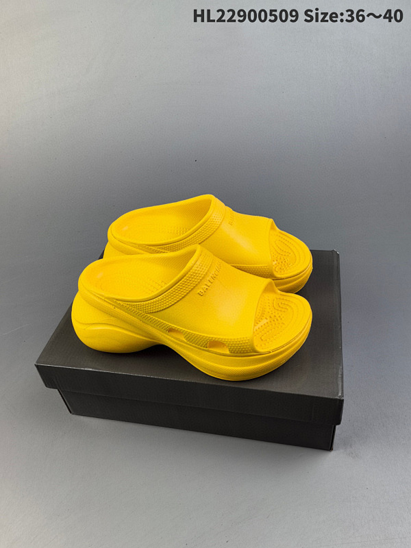 90 Balenciaga 巴黎世家 pool Crocs 百搭时尚凉拖   明星同款巴黎凉拖鞋女外穿2023夏新款增高编码 HL22900509 Size:3640