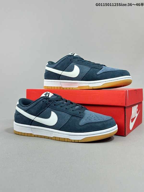 15036-46半 Nike SB Dunk Low Retro 耐克 SB 低邦 藏蓝色 鞋款整体以白藏蓝两色为基础采用了质感不俗的麂皮材质货号HQ1931-400