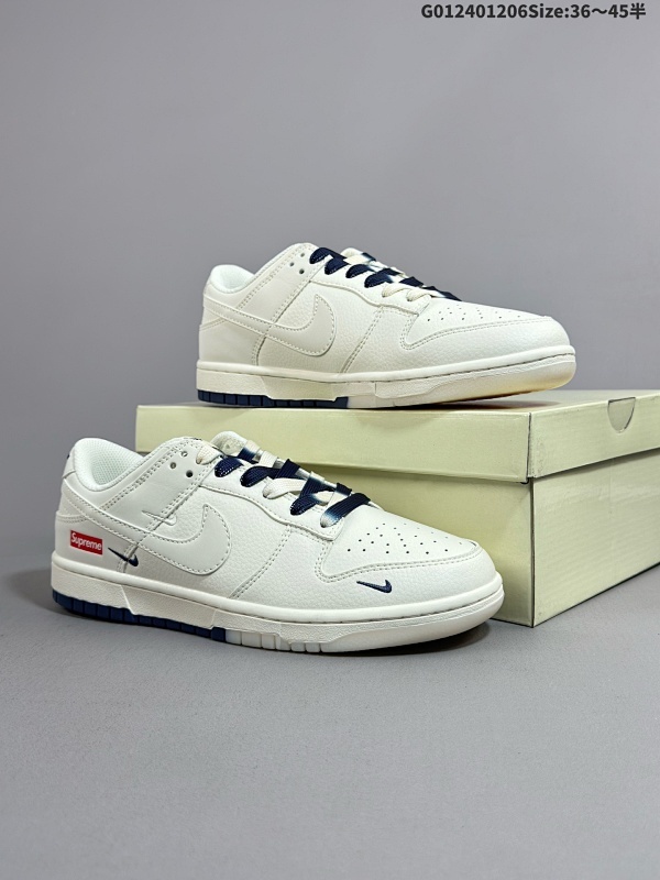25036-45半 定制球鞋 Supreme x Nike Dunk SB Low Sup x 耐克 SB 低帮 联名白藏青三勾 鞋身以米白色作为主货号BB8675-110