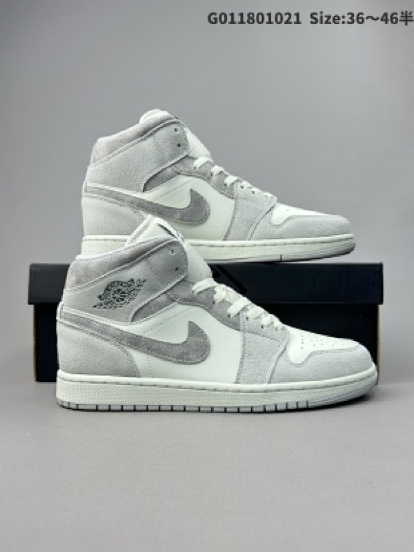 Air Jordan 1 Mid SE 中帮 奶白灰 AJ1 乔丹1代 aj1 乔1 中邦 灰白色 乔丹篮球鞋系列货号FQ7720-002
