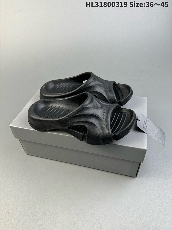 80 BALENCIAGA 巴黎世家凉拖鞋沙滩鞋男女士休闲家居拖鞋编码 HL31800319 Size:3645