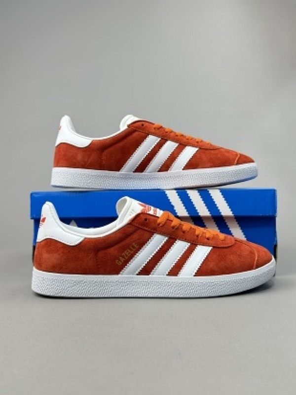 adidas Originals Gazelle 85 三叶草休闲防滑耐磨低帮板鞋 鞋头出色设计 塑就出众贴合感官方货号:BD7498