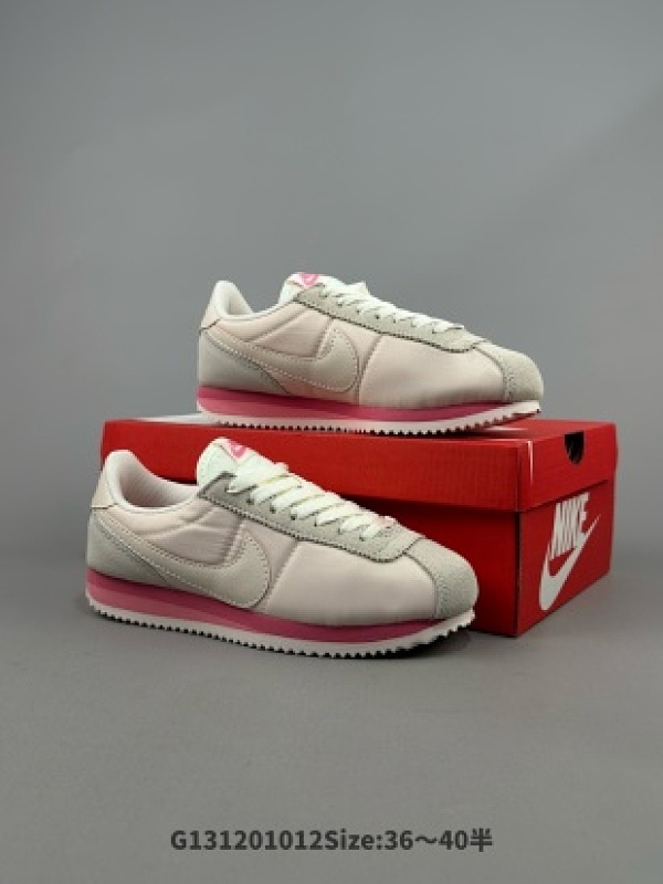 Nike Cortez 耐克 低帮 米白粉 阿甘系列织物舒适轻便防滑耐磨透气低邦生活休闲鞋货号HF6410-666