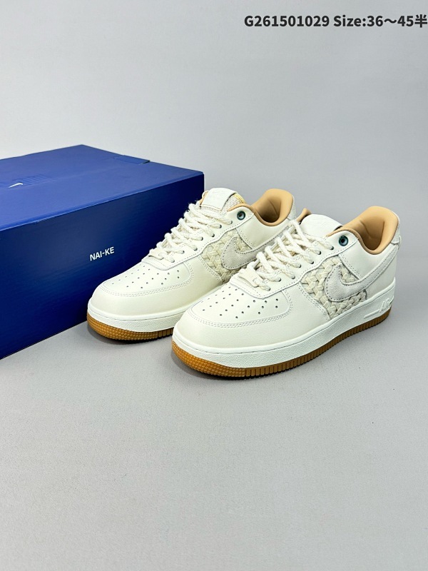 15036-45半 耐克Nike AIR FORCE 107 空军一号低帮百搭休闲运动板鞋货号:FN0369-101