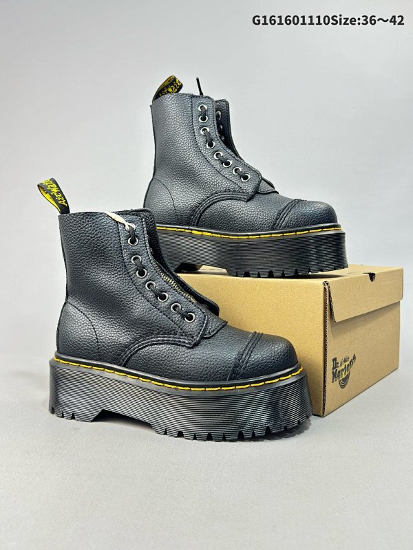 16036-42 Dr martens杨幂同款秋冬拼接马丁靴新款厚底固特异增高短靴马汀博士男女鞋8孔以经典1460马丁靴为设计蓝本