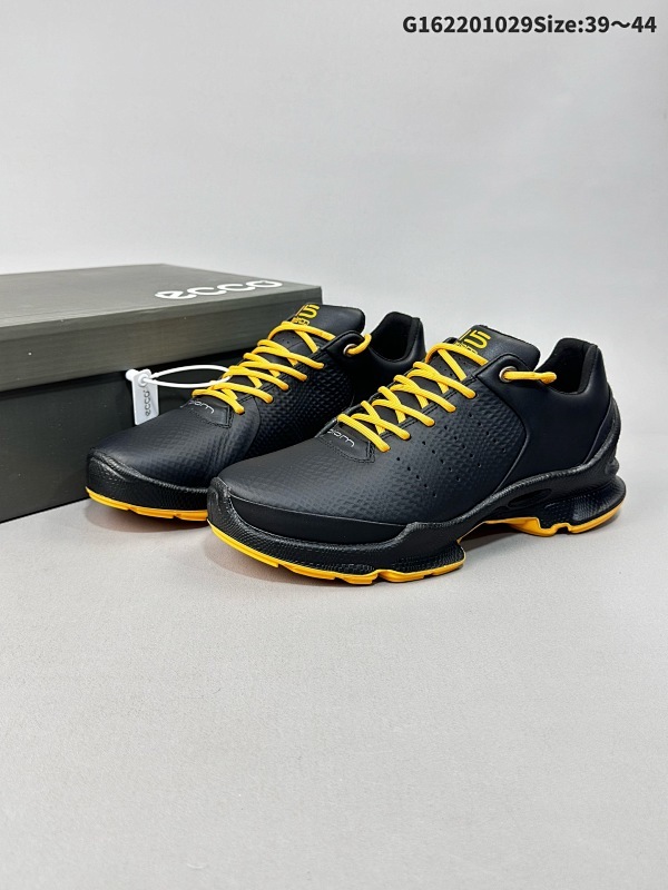 220皮鞋尺码:39-44 新品 ecco爱步Biom健步防水轻跑透气休闲鞋货号800334 61092
