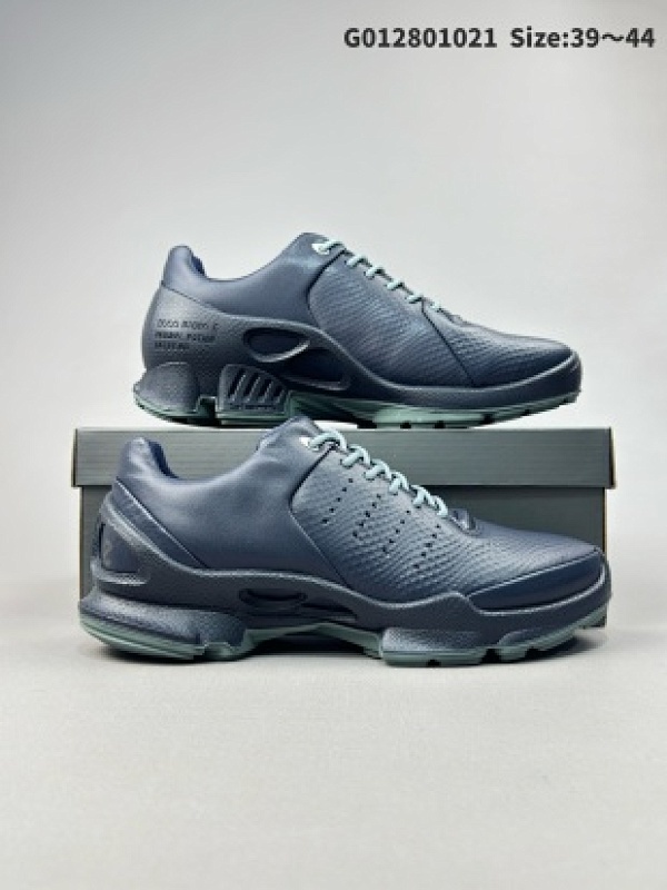 ECCO 爱步 低帮 午夜蓝 皮革透气低邦运动休闲鞋 以舒适性为核心采用了先进的技术和材料货号80033461095