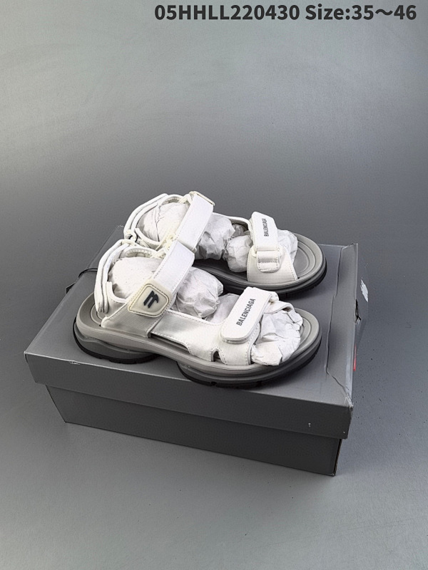 250 公司级 Balenciagam05HHLL220430 Size:3546男货号706279 W2CCF 1912 女货号706277 W2CCF 1912