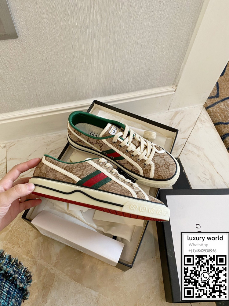 gucci-tennis-1977-high-top-sneaker-gg-canvas-shoes-cheap-store (2).jpg