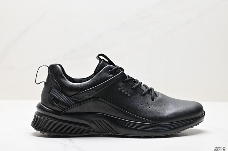 Ecco 爱步 经典和现代工艺品质融合 精选小牛皮面料 百搭休闲老爹鞋 舒适性相当不错 版型楦型非常到位上脚 专柜热销款 独有鞋型设计 特有LOGO车边 特别有型 北欧风格 舒适 休闲保暖 超弹性 耐