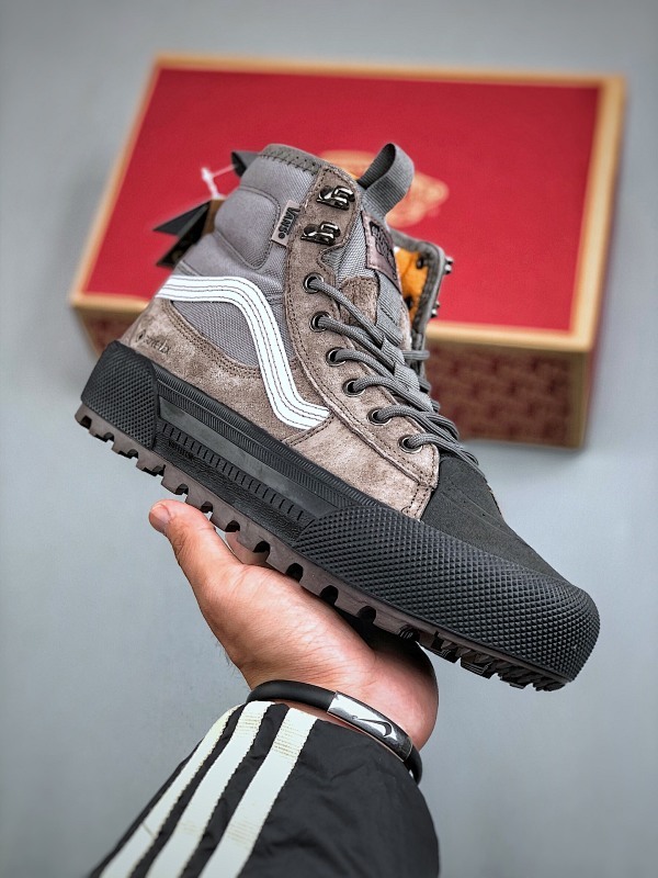 万斯 Vans SK8-Hi x Gore-Te联名 冬季新款 高帮机能防水运动鞋 Vans顶尖户外鞋Gore-tex防水Mte科技大底 3M新雪丽暖绒零下二三十度无压力 采用复古鞋型 高档材质
