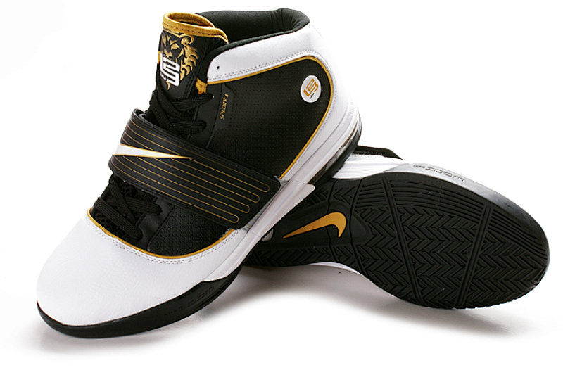 品牌运动鞋 耐克/nike james小皇帝詹姆斯战靴 士兵4代训练篮球鞋