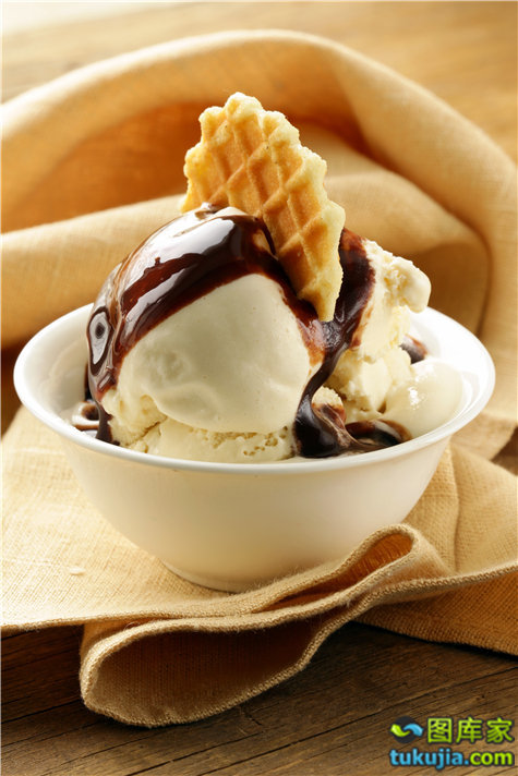 冰激凌冰淇淋甜筒冰糕icecream冷饮甜点奶油冰激凌jpg498