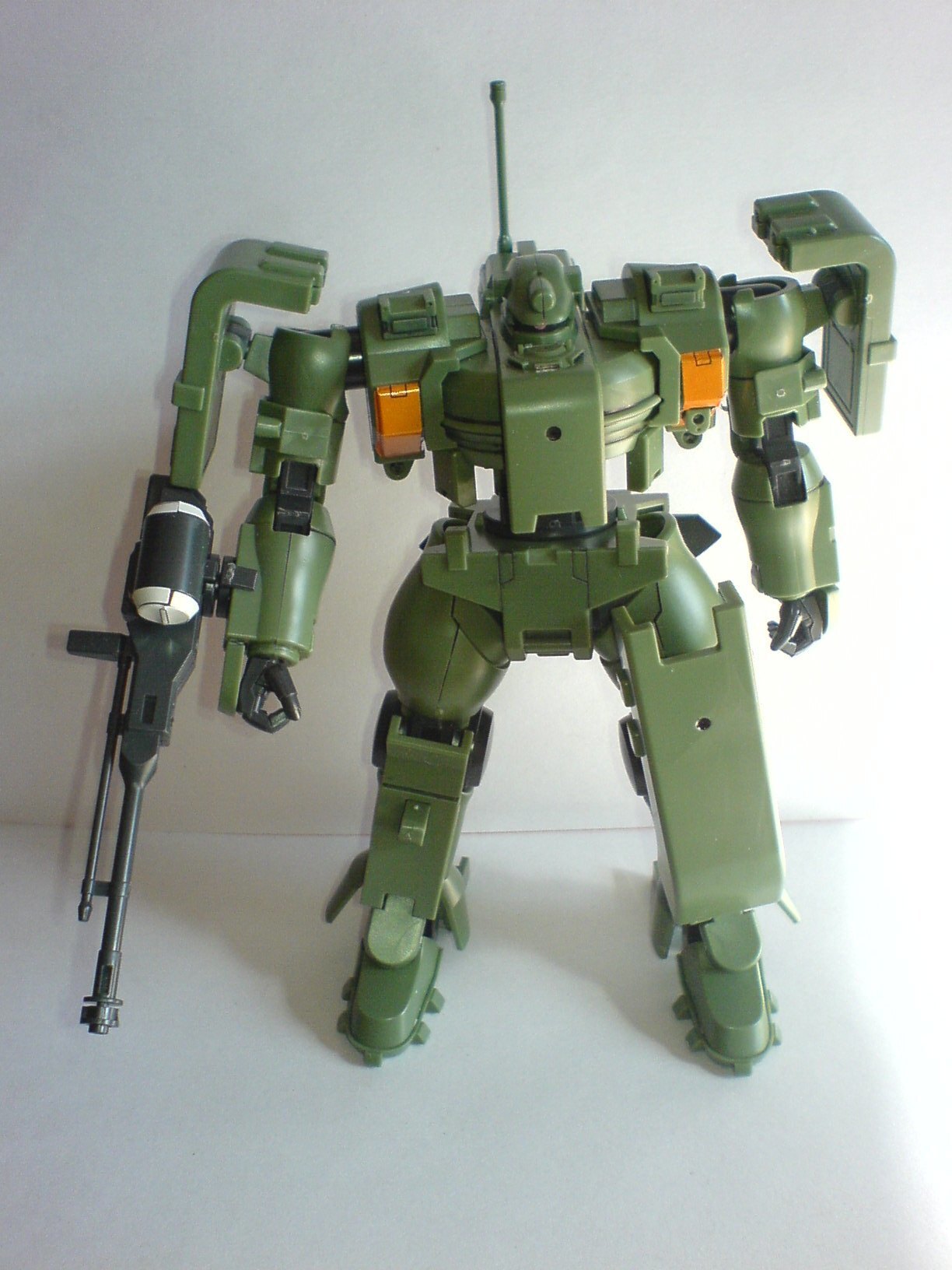 [模型]1/144hg人革联量产机铁人(地面型)入手