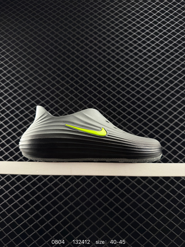 60 公司级✅Nike ReactX REJUVEN8 耐克 简约舒适 洞洞鞋 由兼具轻便性和耐用性的EVA泡沫打造 拖鞋的外观十分吸引人 融合了舒适与时尚的元素 延续了简约独特的美学风尚 一体式的设