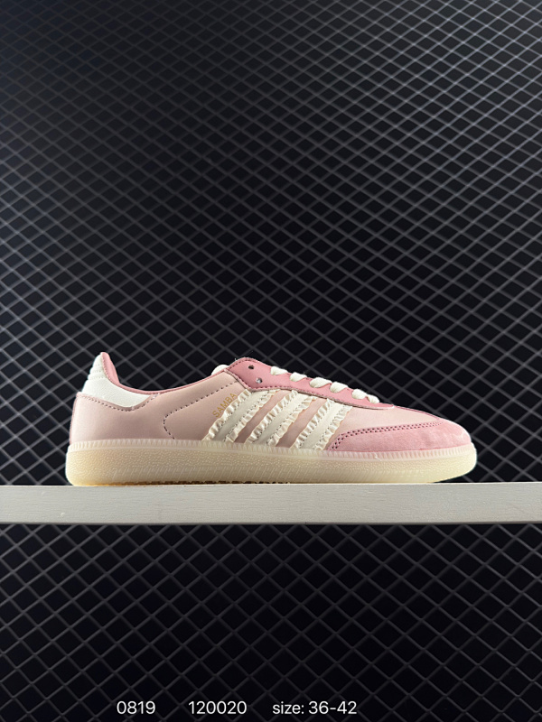 100 Adidas三叶草SAMBA OG 休闲板鞋 性价比天花板  该鞋款鞋面采用多种材料拼接(缝/车线) Superstar系列又备受众多滑板爱好者的青睐 这款Superstar经典鞋 沿用50年