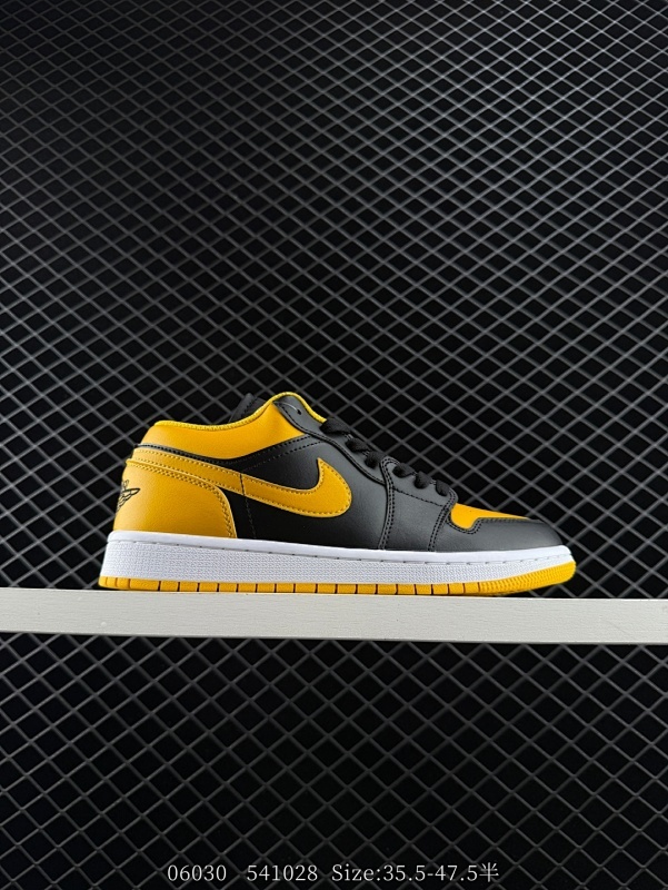 140 Air Jordan 1 Low "Yellow Ochre" 低帮 黑黄脚趾 AJ1 乔丹1代 aj1 乔1 低邦 黑黄 乔丹篮球鞋系列 整双鞋选用黑黄配色示人并辅以皮质鞋面，鞋身采用黄色打