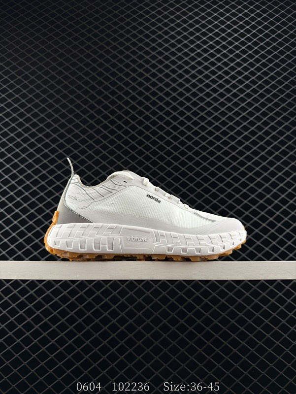 180 公司级✅NORDA 001 厚底系带耐磨 低帮 户外 越野登山功能鞋 舒适鞋面 具有很好的延展性 时尚质感鞋面 系带闭合方式 后跟采用柔软材质舒适贴合脚踝 货号：norda 001 M 尺码：