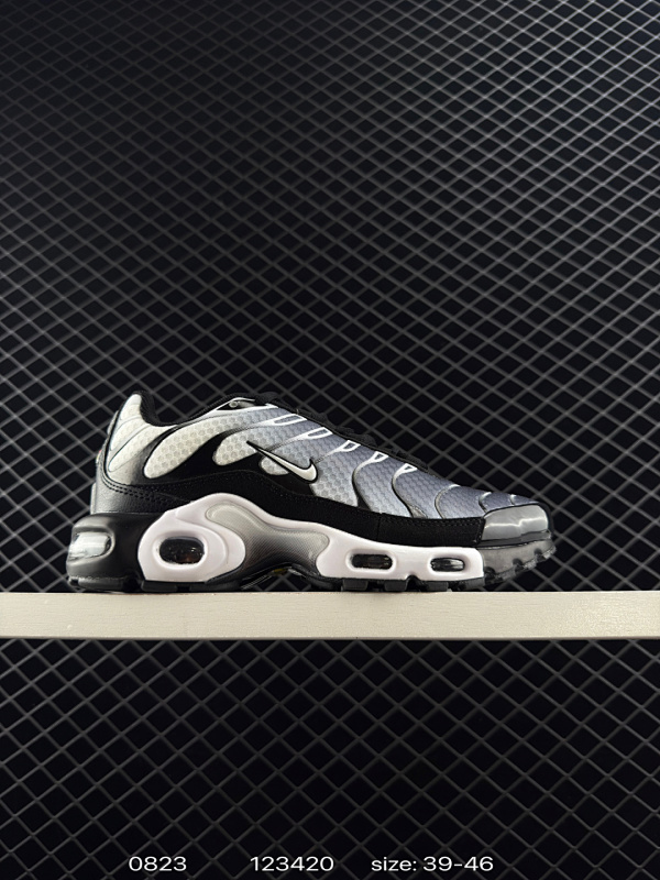 100 Nike Air Max Plus 黑白  货号：CT1094-102 尺码：如图 编码：123420  详情      ¥ 100