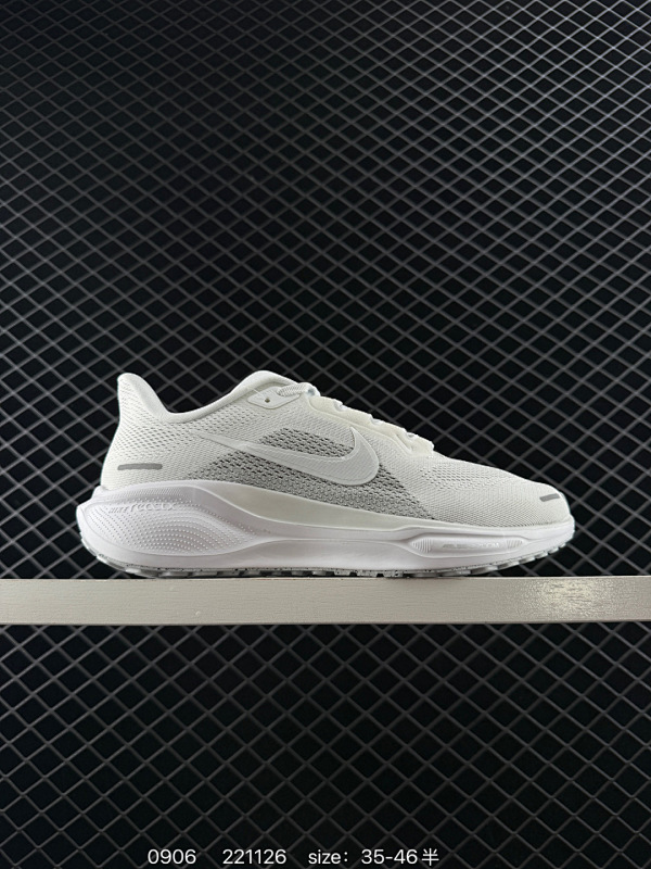 130真标带半码 Nike Air Zoom Pegasus 41 耐克 飞马41代 低帮 米灰黑 舒适百搭双层织物耐磨透气低邦马拉松跑步鞋 鞋款透气网眼是一种结合了织带和网眼布料的鞋面设计，用于提供