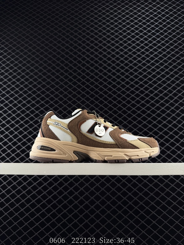 115 New Balance 530 复古跑鞋  这双鞋确实是NB家经典复古款式之一，以全新科技诠释，成功打造530鞋款，鞋面在保持530基本线条和片层结构的同时，采用更为简洁、流畅的设计语言 官方