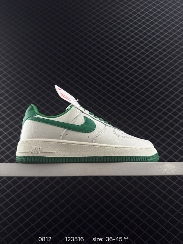 80 真标✅耐克Nike AIR FORCE 1’07空军一号低帮百搭休闲运动板鞋。柔软、弹性十足的缓震性能和出色的中底设计，横跨复古与现代的外型结合，造就出风靡全球三十多年的Force 1。 货号: