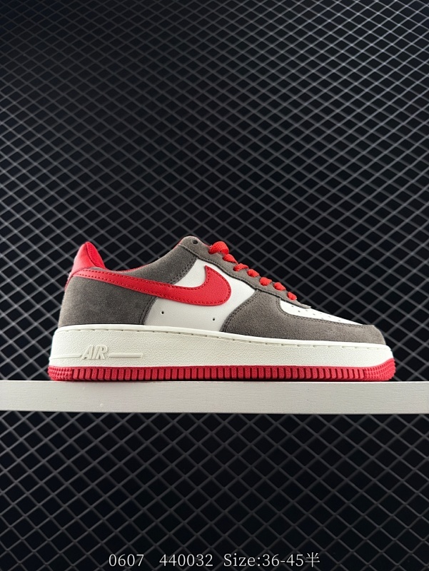 160 公司级✅NIKE AIR FORCE 1‘07 LV8 原楦头原纸板 打造纯正低帮空军版型 专注外贸渠道 全掌内置蜂窝气垫  原盒配件 原厂中底钢印、拉帮完美  货号：FQ8714-201 S