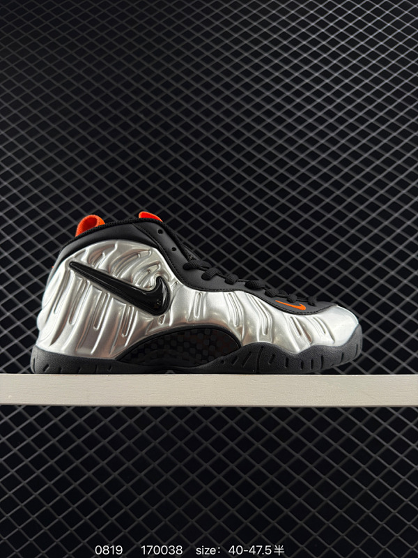 190   AIR FOAMPOSITE PRO 喷泡是一双内场的后卫战靴，97年1月份首期发行，使用FOAMPOSITE一次成型的喷塑鞋面，前掌单zoom后掌双zoom以碳板连接，外底则是当年最流行