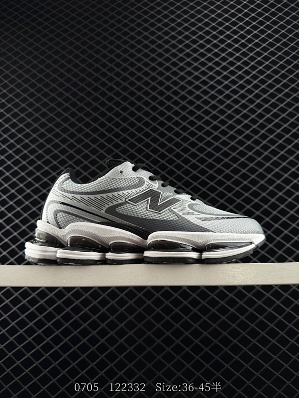 160 New Balance/新百伦 新百伦 New Balance NB U2000EA 运动跑步鞋。此复刻经典鞋款，加入当下大热的户外元素，以曾经篮球鞋款型式样加以打造鞋款造型。编织鞋带以及加强