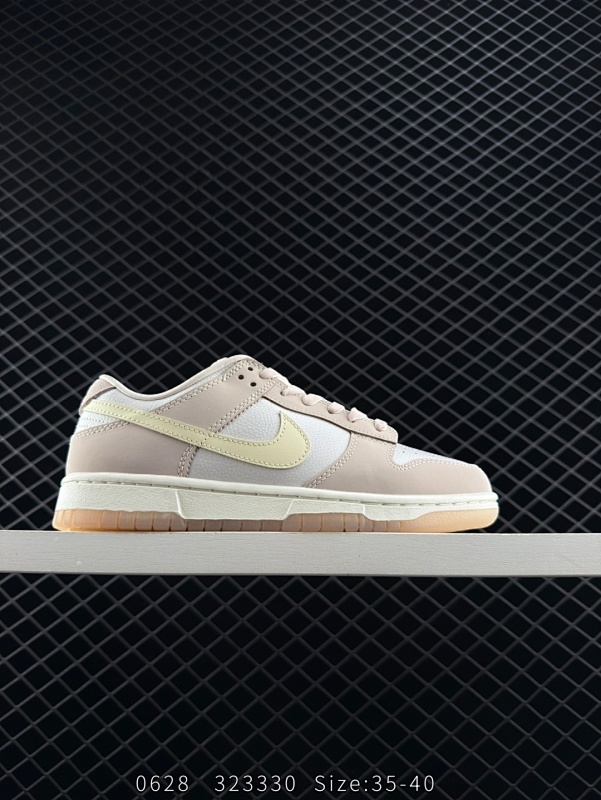 150 【公司级】Nike Dunk Low “Light Soft Pink” 淡粉色 这款女生专属球鞋采用柔和优雅的色调，将 Soft Pink 与微妙的色调融为一体，非常适合追求精致风格的