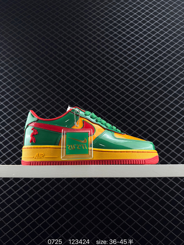 120 公司级✅耐克Nike AIR FORCE 1‘07 空军一号低帮百搭休闲运动板鞋。柔软、弹性十足的缓震性能和出色的中底设计，横跨复古与现代的外型结合，造就出风靡全球三十多年的Force 1。