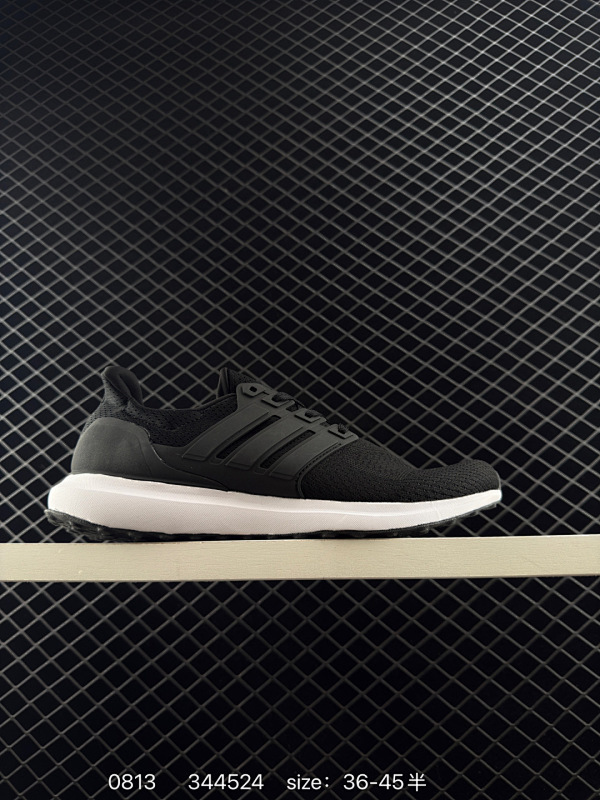 120 Adidas ULTRABOUNCE阿迪达斯 耐磨缓震休闲运动跑鞋  采用网材搭配反光皮革鞋面 配上Stretchweb网格外底 提供非凡穿着体验 一体化编制鞋身被赋予了崭新的立体纹路细节 更