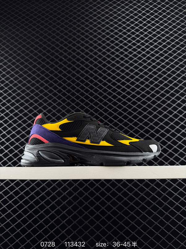 160 New Balance M2010系列 新百伦 复古老爹风网布跑步休闲运动鞋 新百伦经典配色 沿袭了面世之初的经典科技 以ENCAP中底配以升级版 N-ERGY缓震物料 鞋面则采用特色的柔软麂