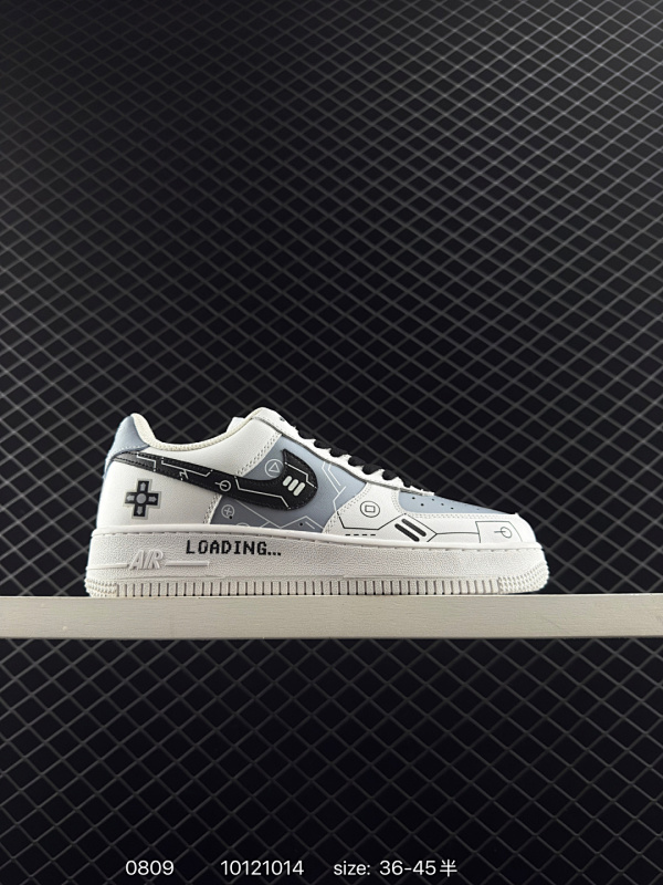 70 耐克Nike AIR FORCE 1’07空军一号低帮百搭休闲运动板鞋。柔软、弹性十足的缓震性能和出色的中底设计，横跨复古与现代的外型结合，造就出风靡全球三十多年的Force 1。