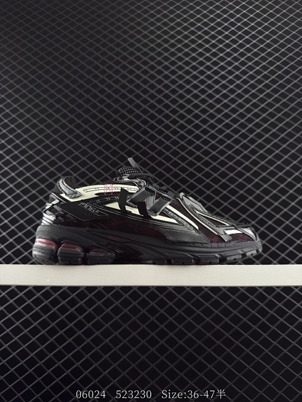 150 公司级✅New Balance M1906系列 复古单品宝藏老爹鞋款 公司级 复古元素叠加 质感超级棒 楦版型材料细节做工精细 作为NB最经典的档案鞋型之一 与2002一样，1906有着NB最