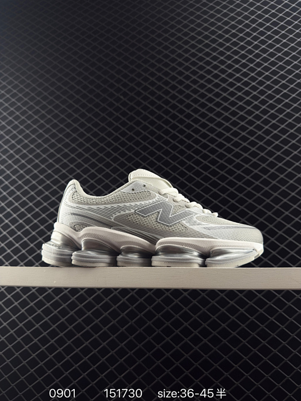 150 New Balance 2000 NB2000 新百伦2000 纽巴伦2000 低帮 纯白色 男女同款 舒适百搭防滑耐磨低邦休闲跑步鞋 以其独特的设计和出色的舒适度备受青睐；这款鞋子采用轻盈透