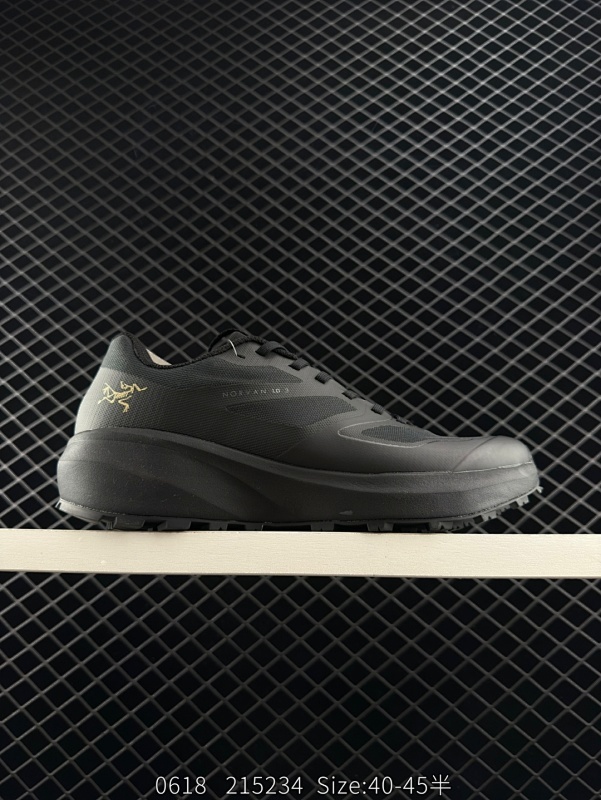 170 ✅Arcteryx始祖鸟 NORVAN LD 3GTX 覆盖低帮户外登山徒步鞋 特有的独立衬垫 穿着更合脚 带有Gore-Tex防水内衬 提供透气性和防风雨性能 同时内靴带有橡胶平底 与外靴分