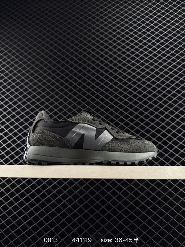 95 New Balance MS327 复古休闲运动慢跑鞋 以更纯粹的复古风格设计打造的全新造型 侧身还以解构设计 将 N 字标志以做旧压花样式呈现 官方货号:U327LZ