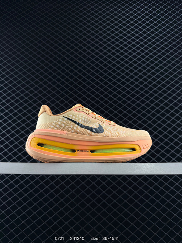 200 公司级✅Nike VOMERO PREMIUM 耐克 舒适减震防滑 低帮跑步鞋 全掌ReactX泡绵中底 前掌和后跟还配备了Air Zoom气垫单元 据说跑起来更快更舒适哦 这次最大的升级点