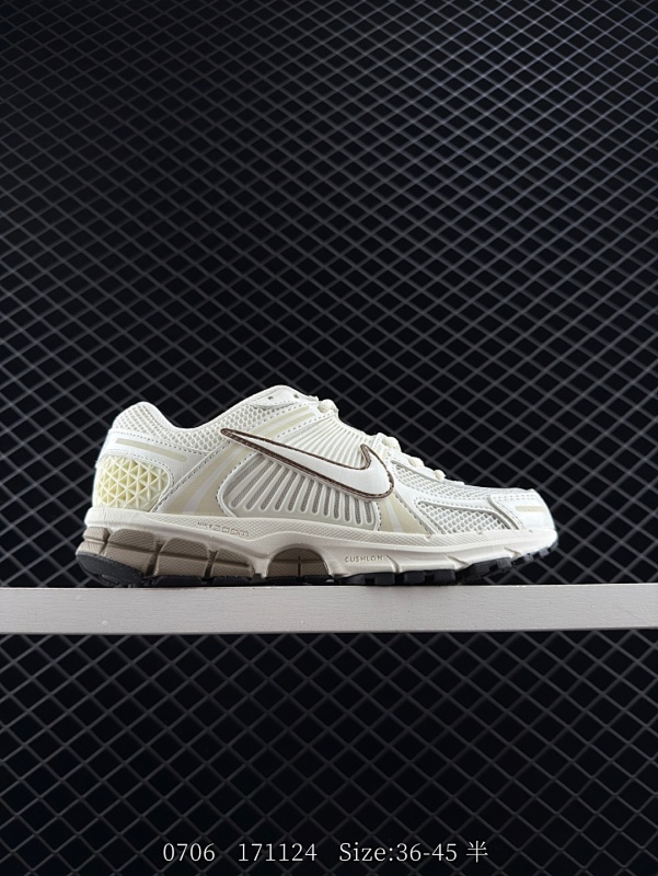 120 Nike/耐克 男女鞋真标半码制，原楦开发版型，采用翻毛皮饰片组合牛津布鞋面材质，耐弯折热塑框架支撑鞋身，正确双层组织中底搭载EVA轻量缓震，外置防滑耐磨锯齿橡胶鞋底❗️徒步装备版!全新耐克N