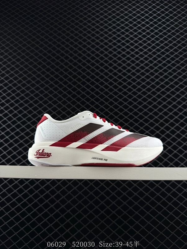 150 阿迪达斯Adidas Adizero Evo SL M 阿迪超轻透气缓震跑鞋整体外观造型与adiZero Adios Pro EVO 1非常相似 中底配置方面搭载全掌Lightstrike P
