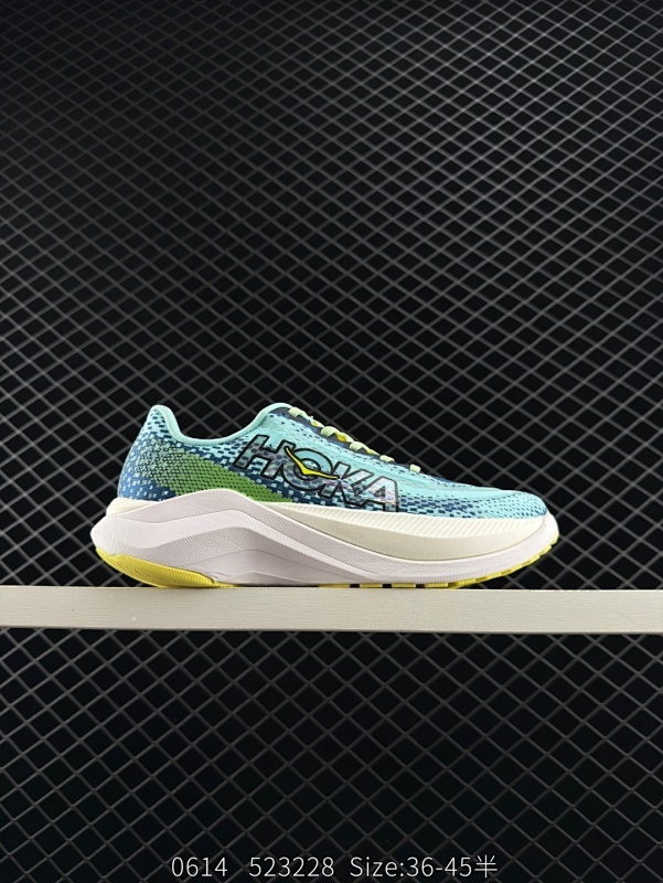 140 HOKA/霍卡 Hoka全新马拉松竞训跑鞋Hoka Mach X Mach的中底更薄，能带来更迅速的回弹反馈和清晰的路感，相应的鞋子重量也更轻，利于跑者提速  类型：男女鞋 货号：114145